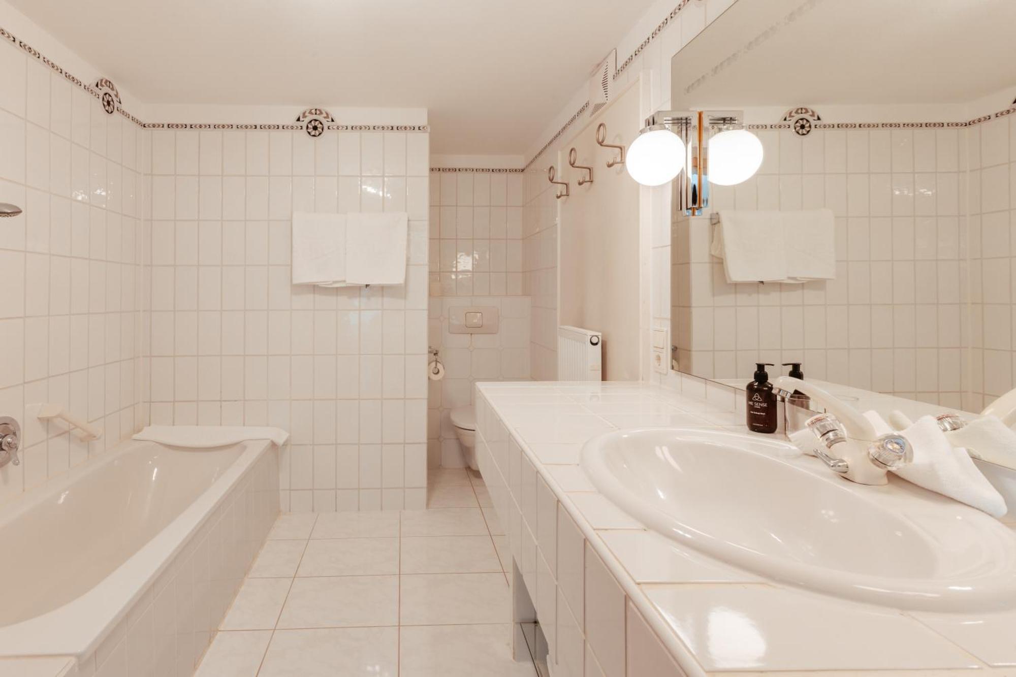 Biohotel Schweitzer 米耶明 外观 照片